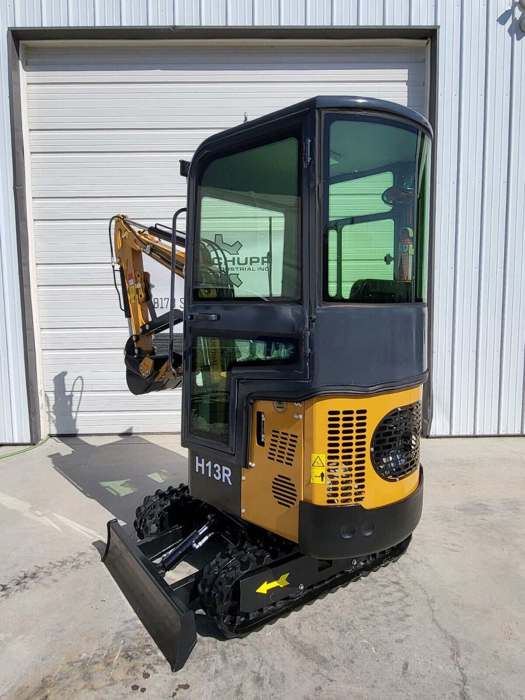 AGT H13R 1 Ton Mini Excavator