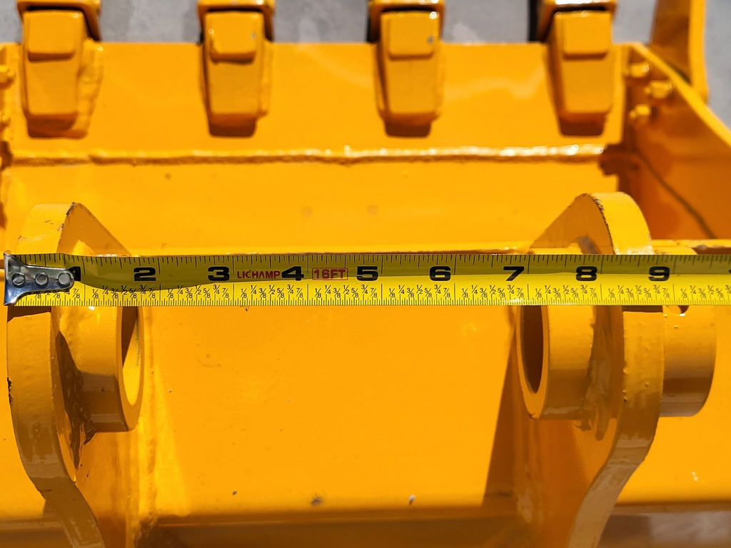 24″ Excavator Bucket (Fits CAT 305)