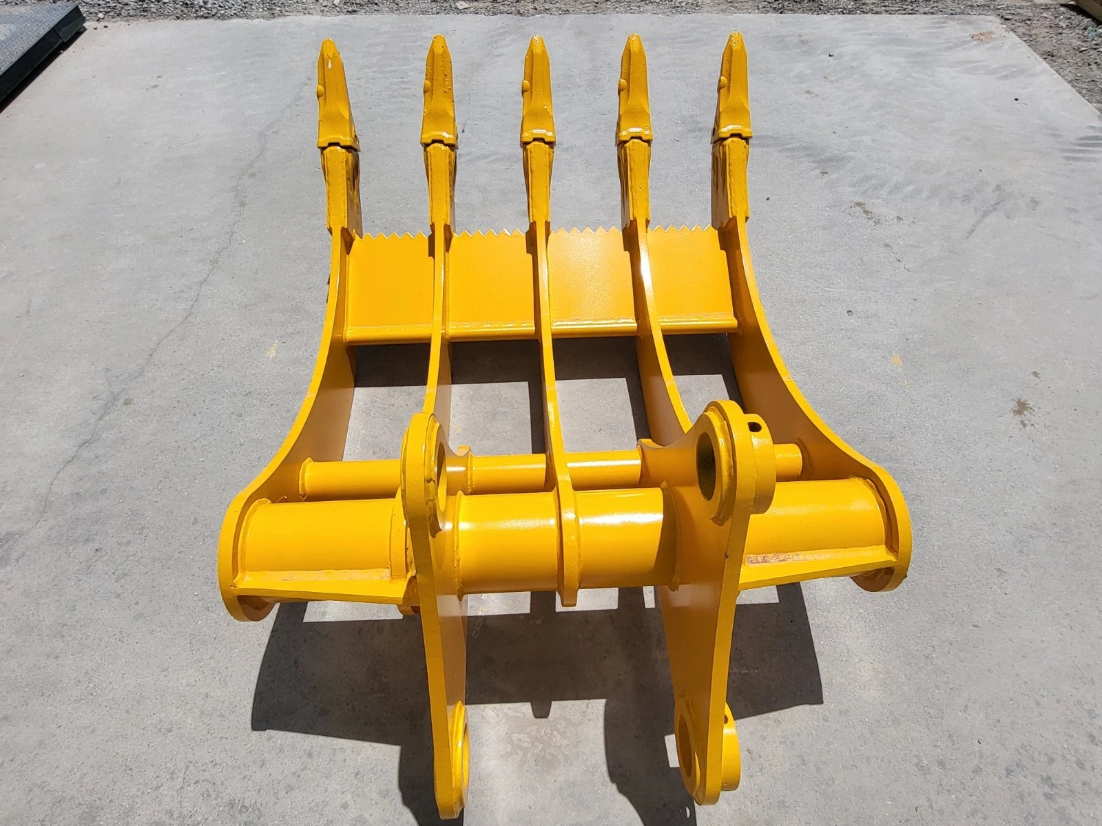 TOFT08R Excavator Rake (Fits CAT 320)