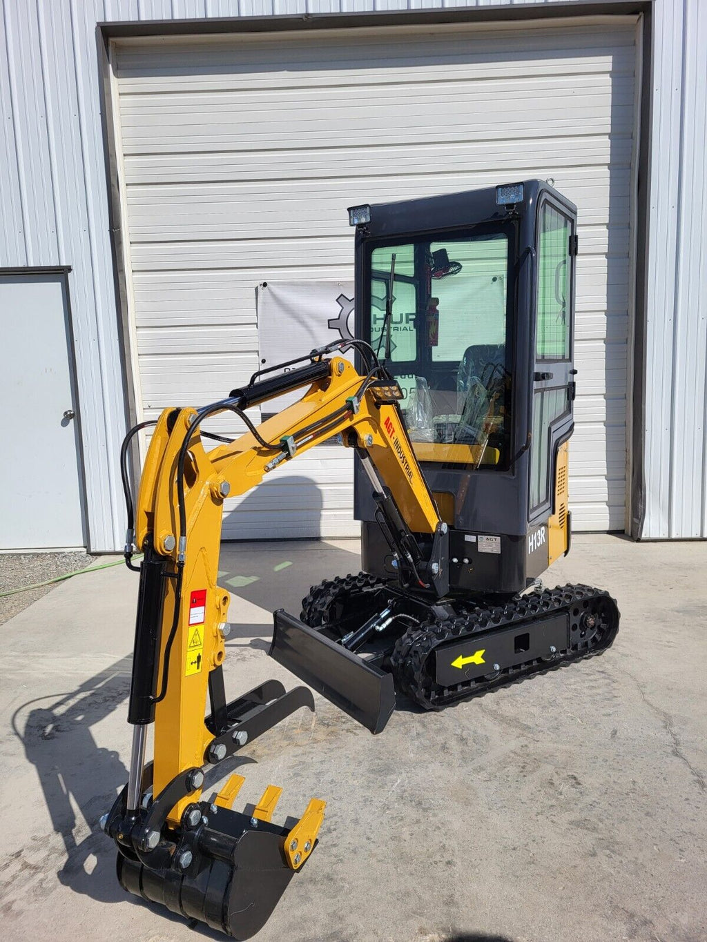 AGT H13R 1 Ton Mini Excavator