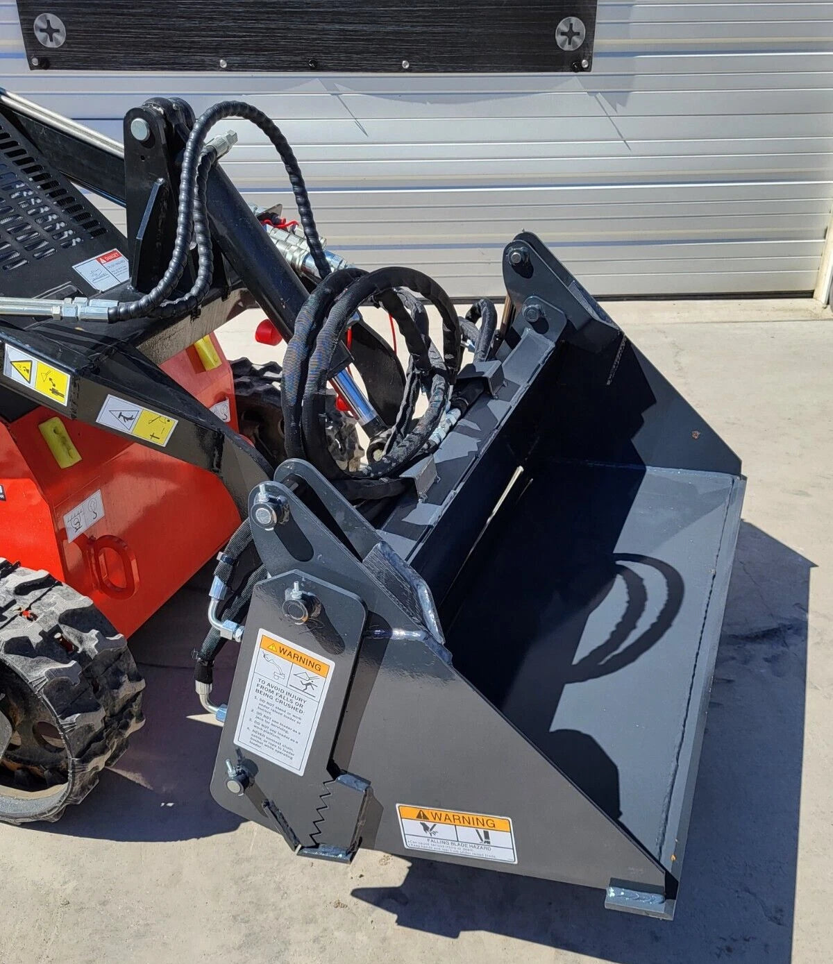 Mini Skid Steer 4-in-1 Bucket