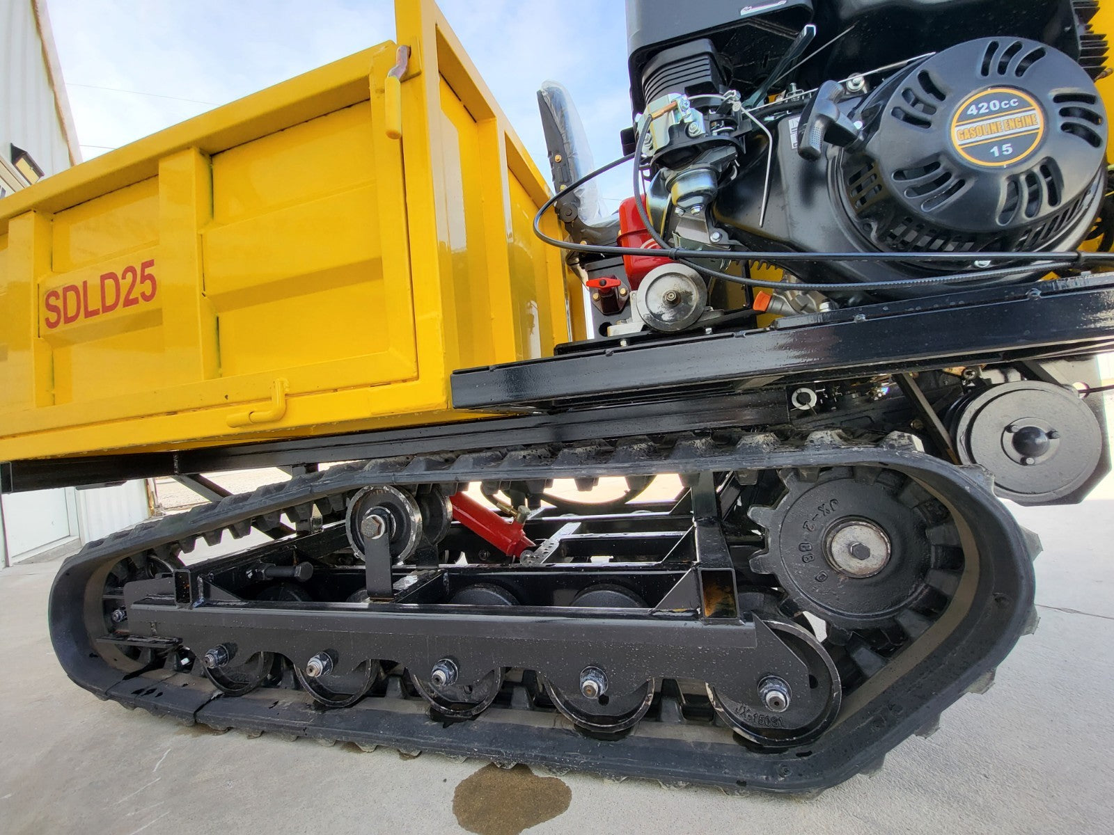 CD25 Mini Dumper Crawler (13.5 HP Gas)