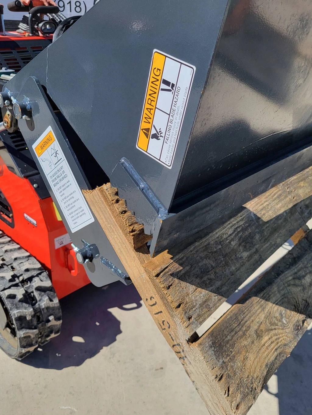 Mini Skid Steer 4-in-1 Bucket