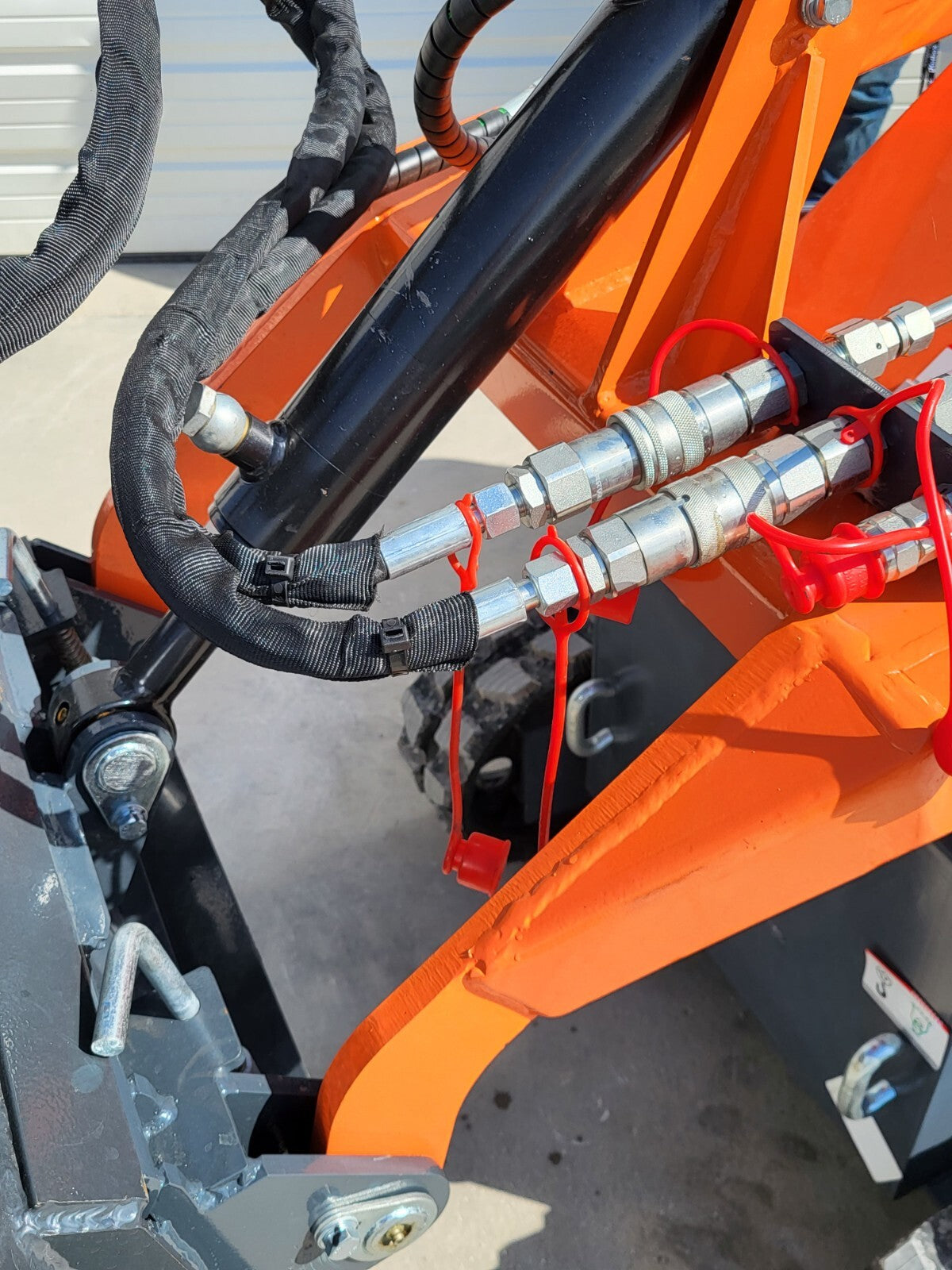 44″ Mini Skid Steer Grapple Bucket