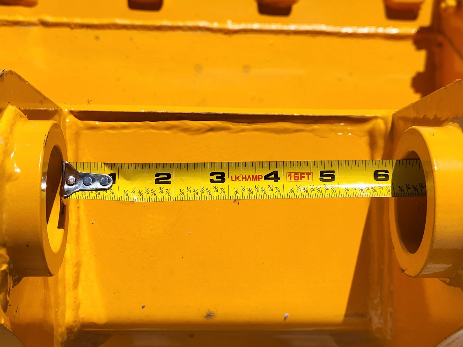 24″ Excavator Bucket (Fits CAT 305)