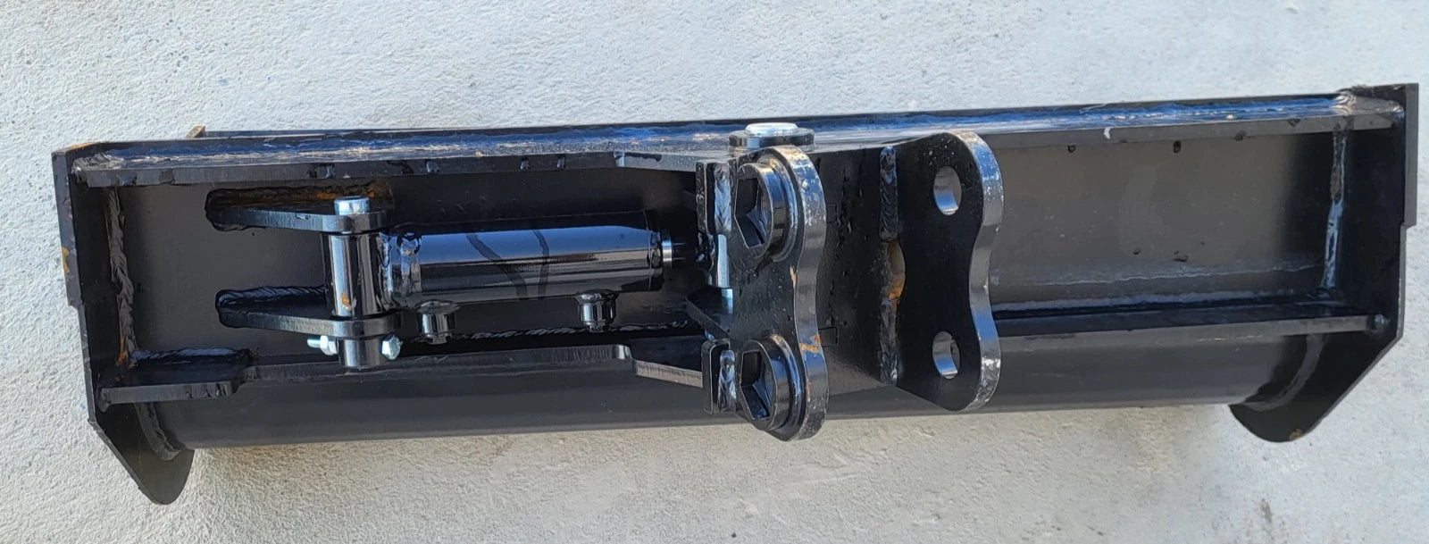 32″ Mini Excavator Tilting Bucket (.8–1.5 Ton)