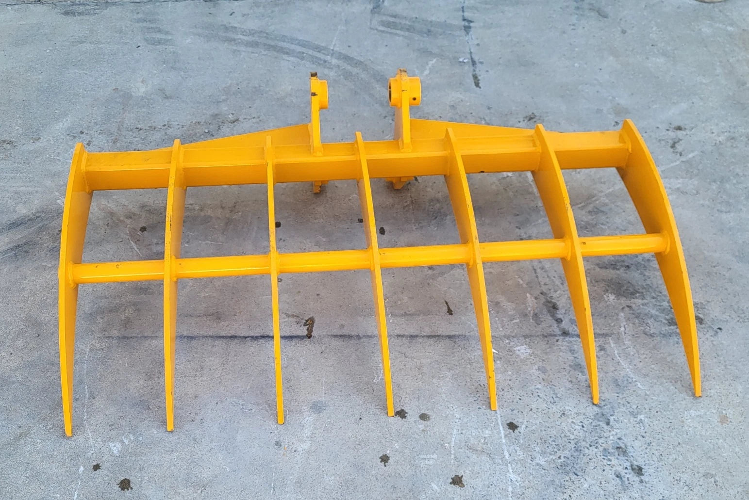 Future 46″ Excavator Rake (Fits CAT 303)