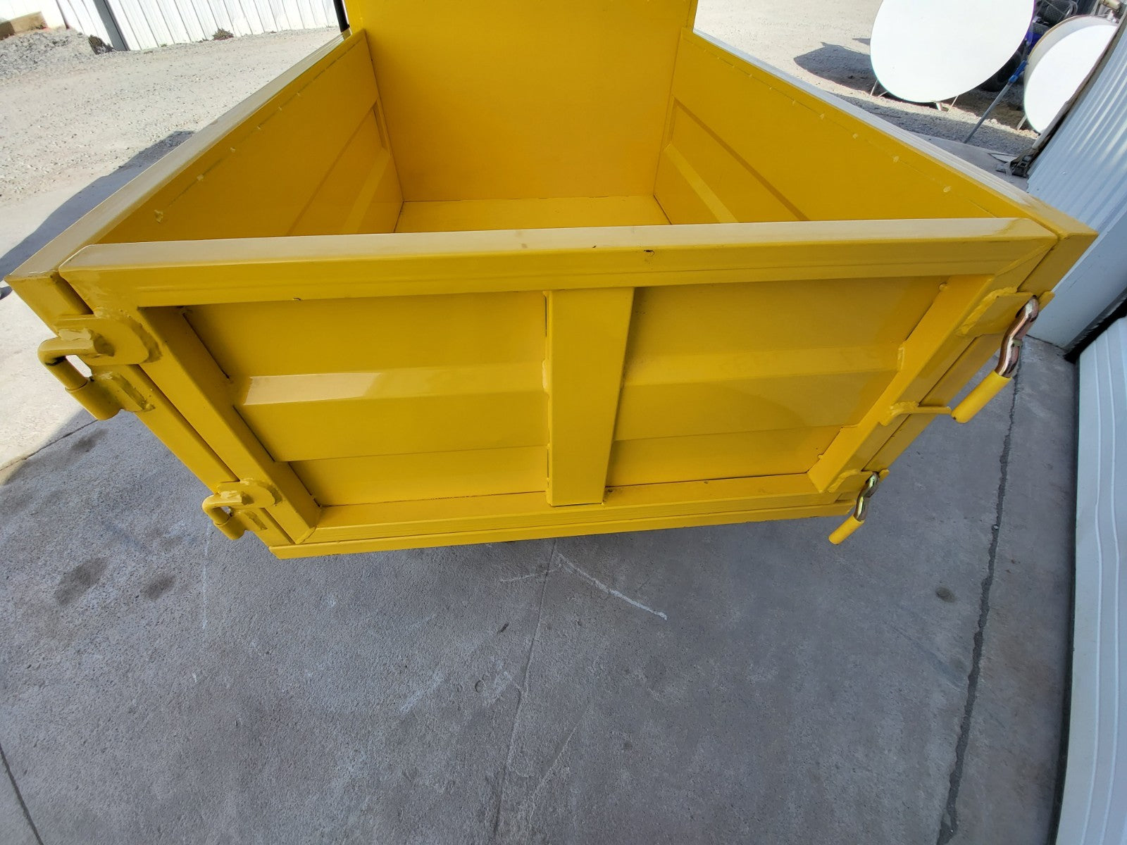 CD25 Mini Dumper Crawler (13.5 HP Gas)