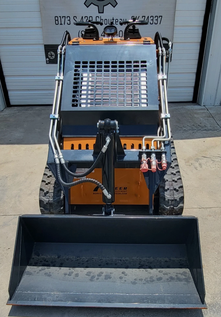 QB-480 Mini Skid Steer