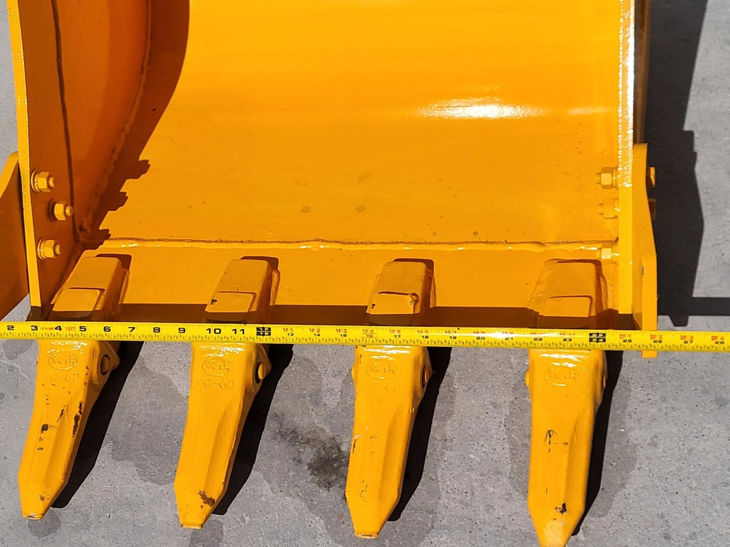 24″ Excavator Bucket (Fits CAT 305)