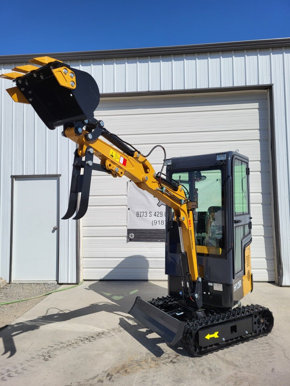 AGT H13R 1 Ton Mini Excavator