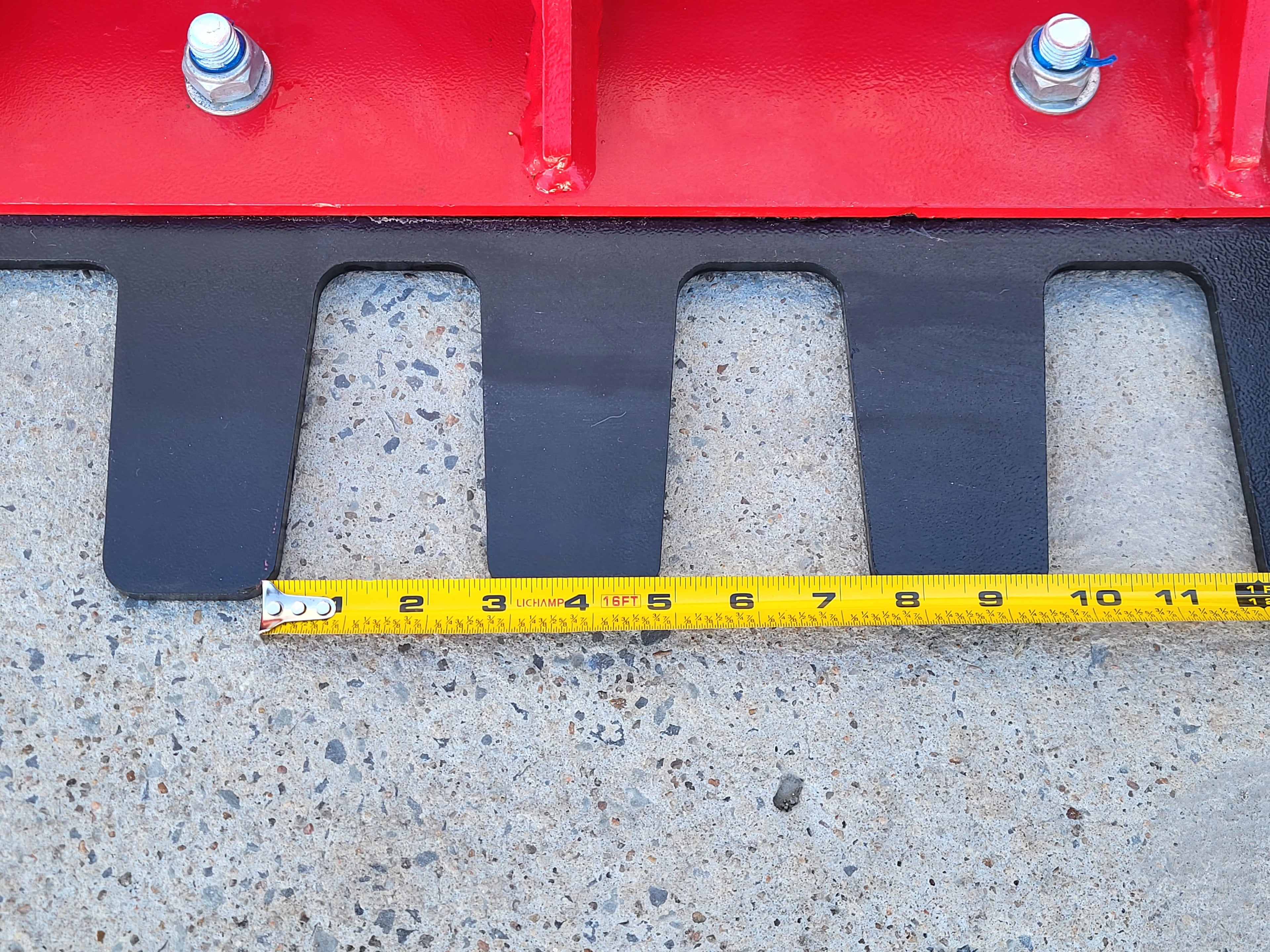 Bi-Directional Power Rake Land Leveler