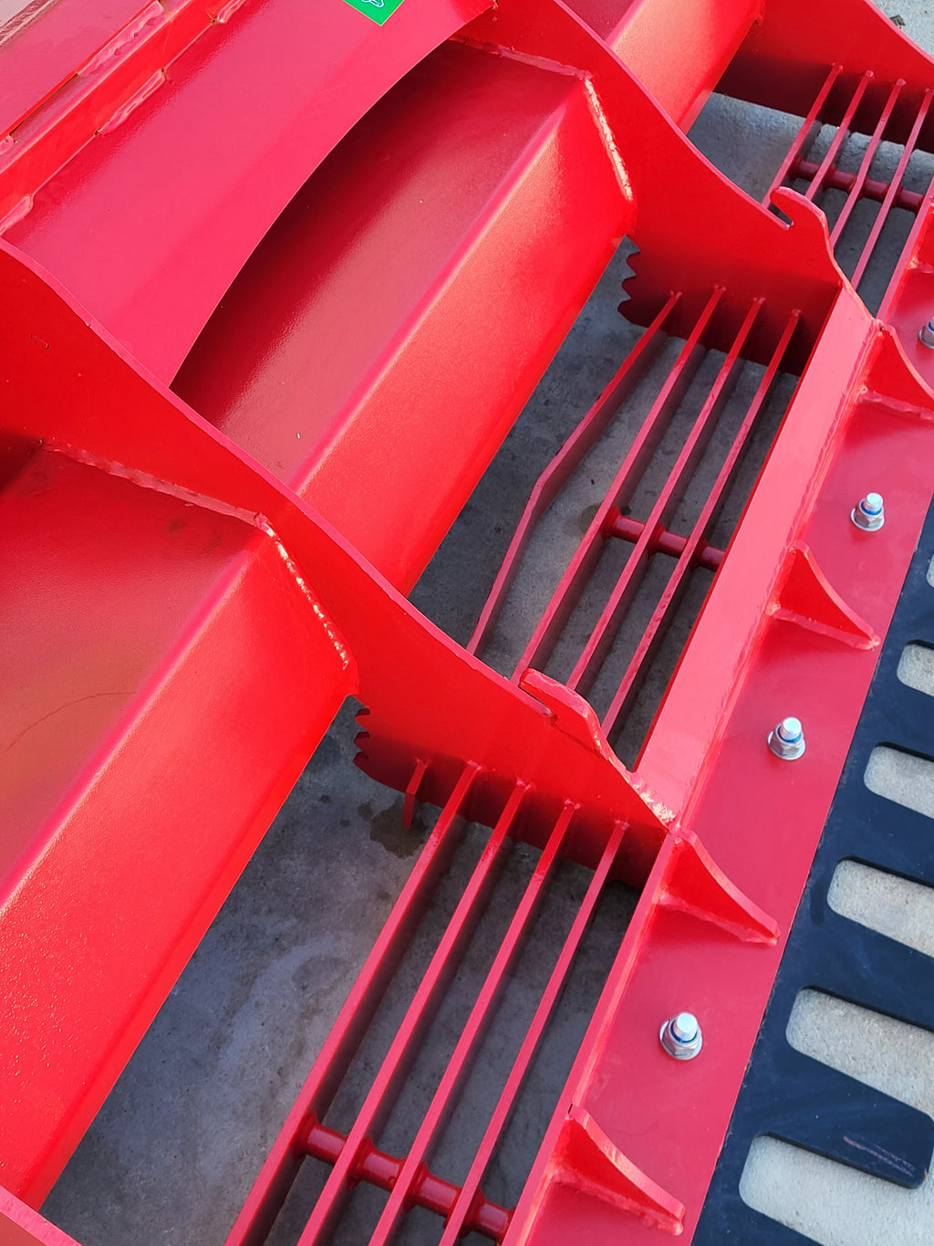 Bi-Directional Power Rake Land Leveler