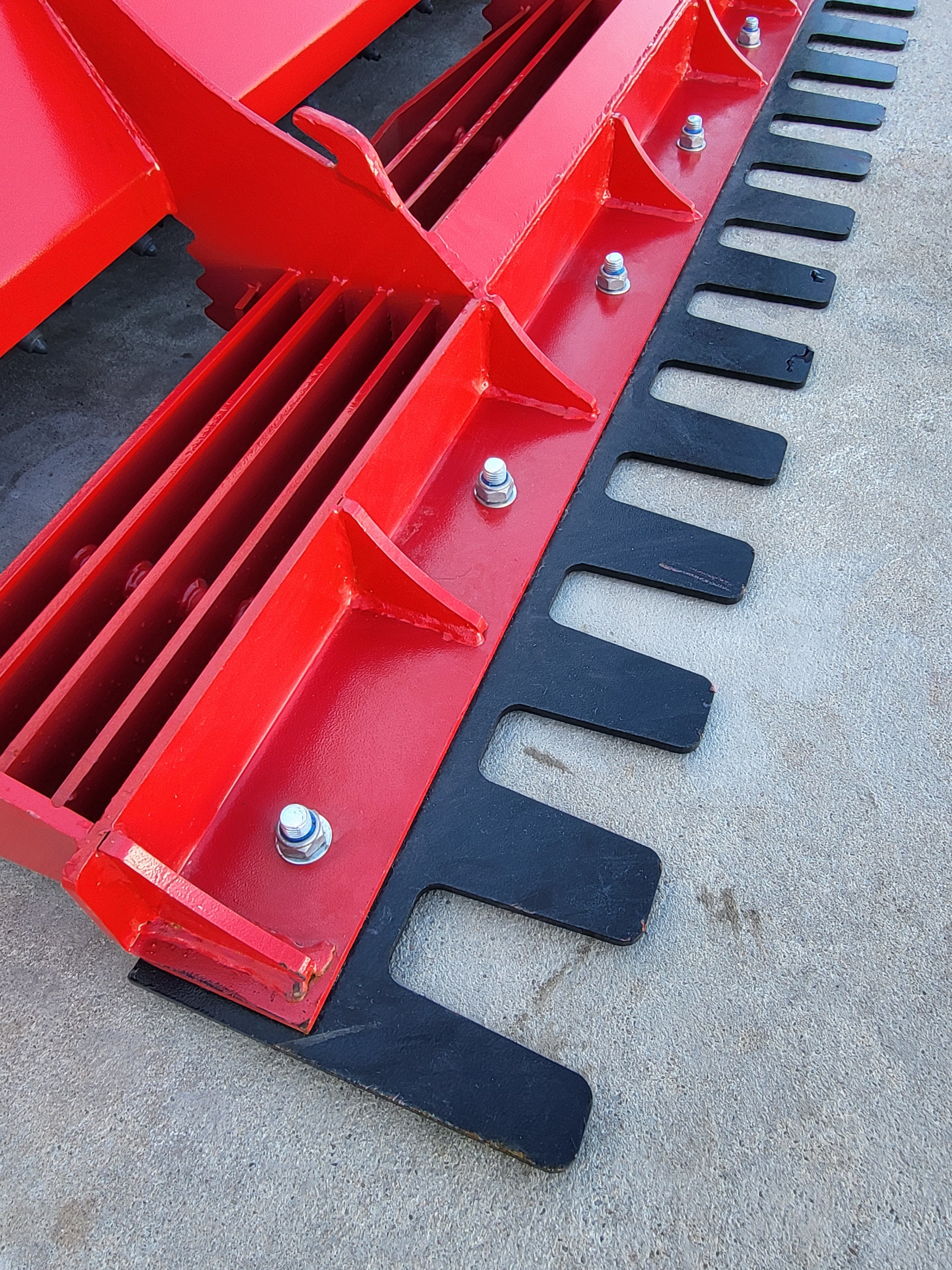 Bi-Directional Power Rake Land Leveler