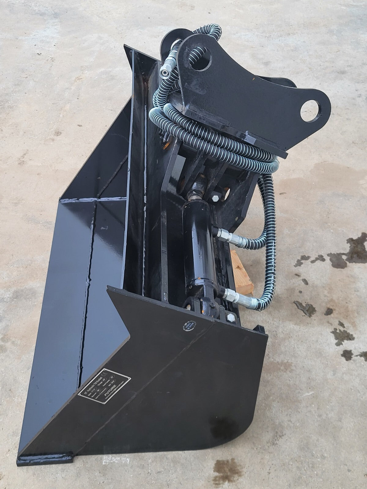 Future 5T Hydraulic Tilt Bucket