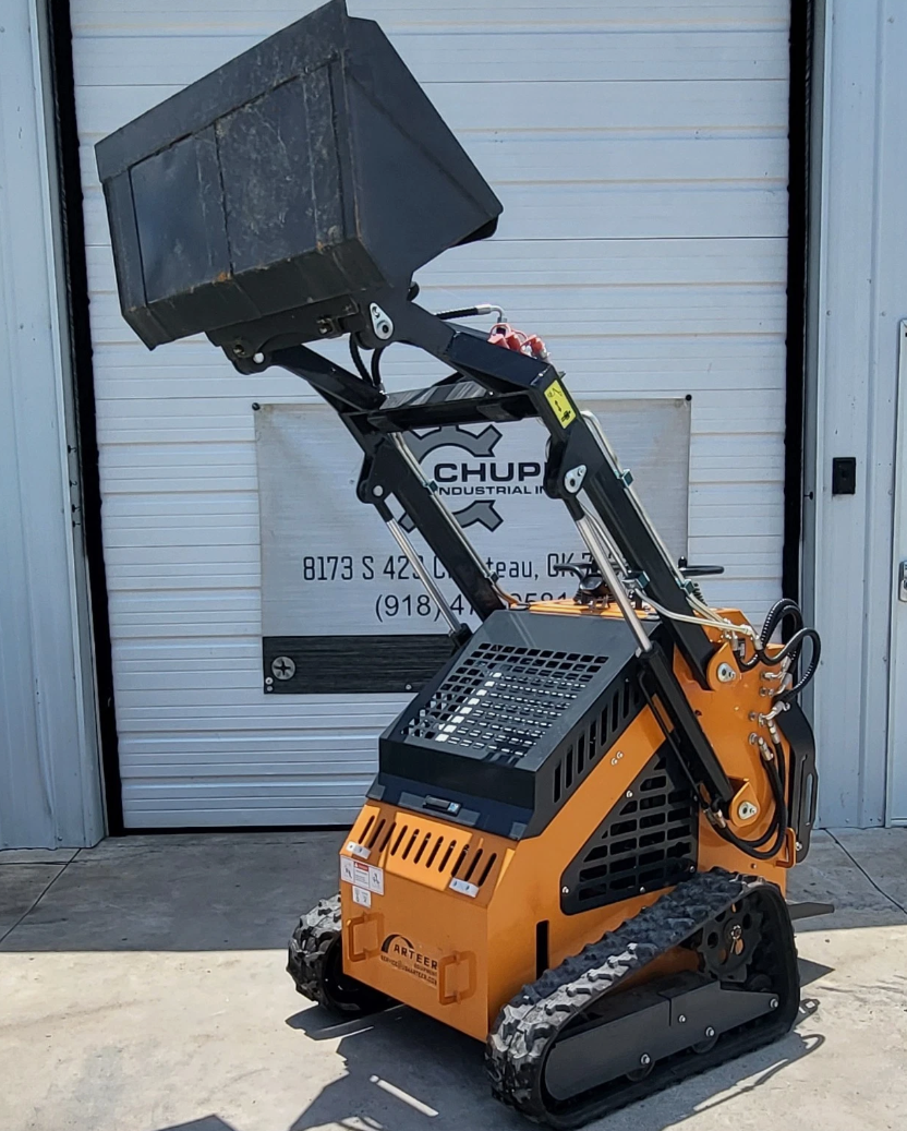 QB-480 Mini Skid Steer