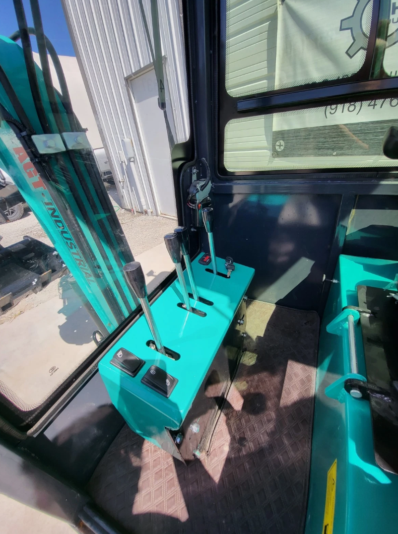 Enclosed Cab MH13RX 1 Ton Mini Excavator