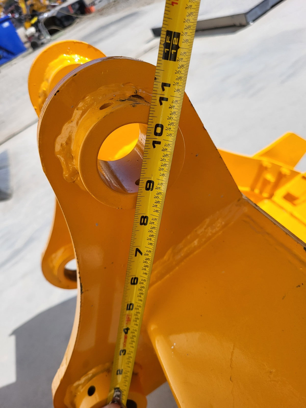 24″ Excavator Bucket (Fits CAT 305)
