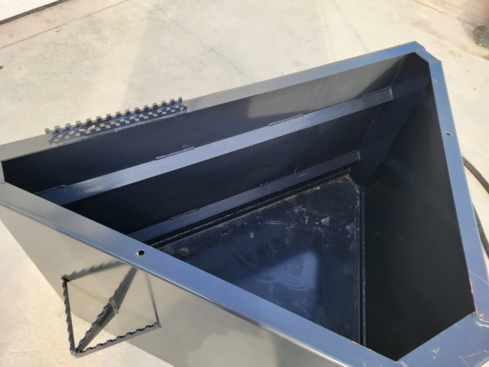 Wolverine Concrete Bucket Chute